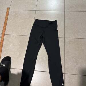 Nike Black Activewear Cropped Leggings
